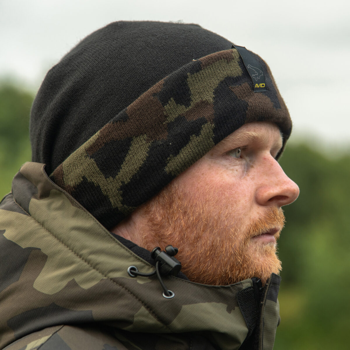 avid black and camo beanie