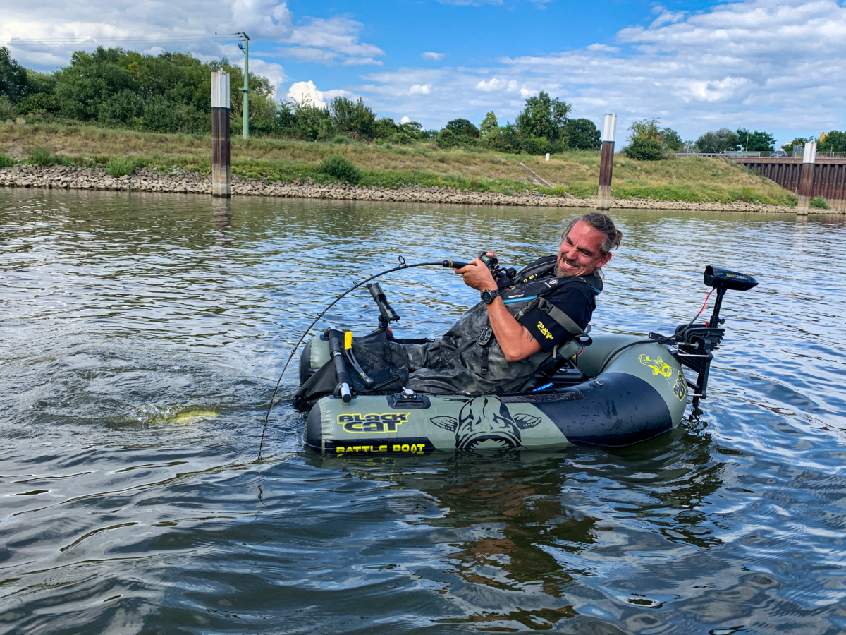 black cat bc 2400 battle cat electric outboard motor