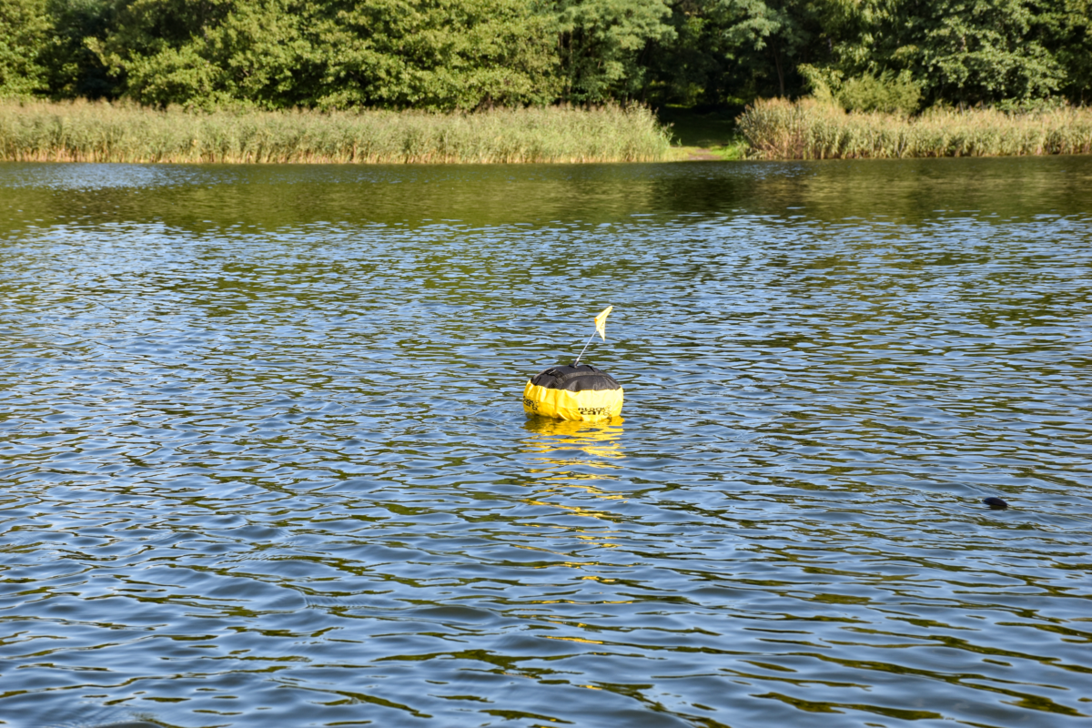 black cat marker buoy 33cm h 25cm black