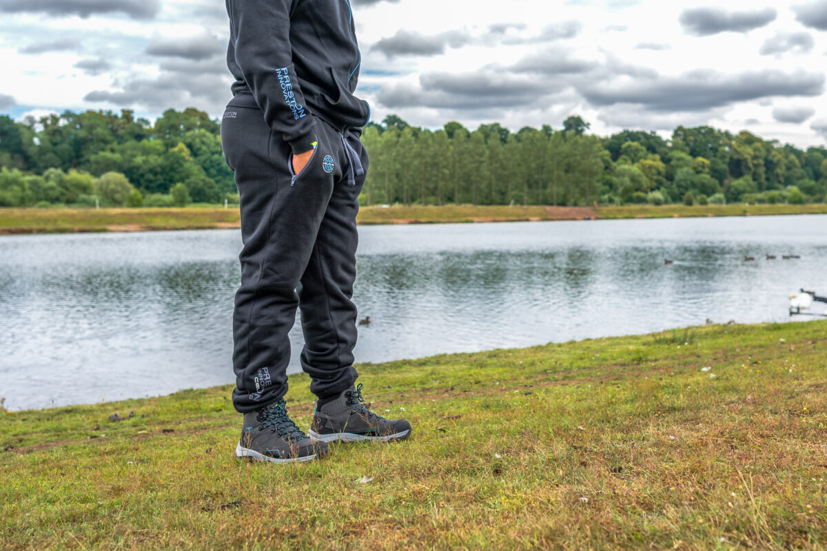 celcius joggers   xxl