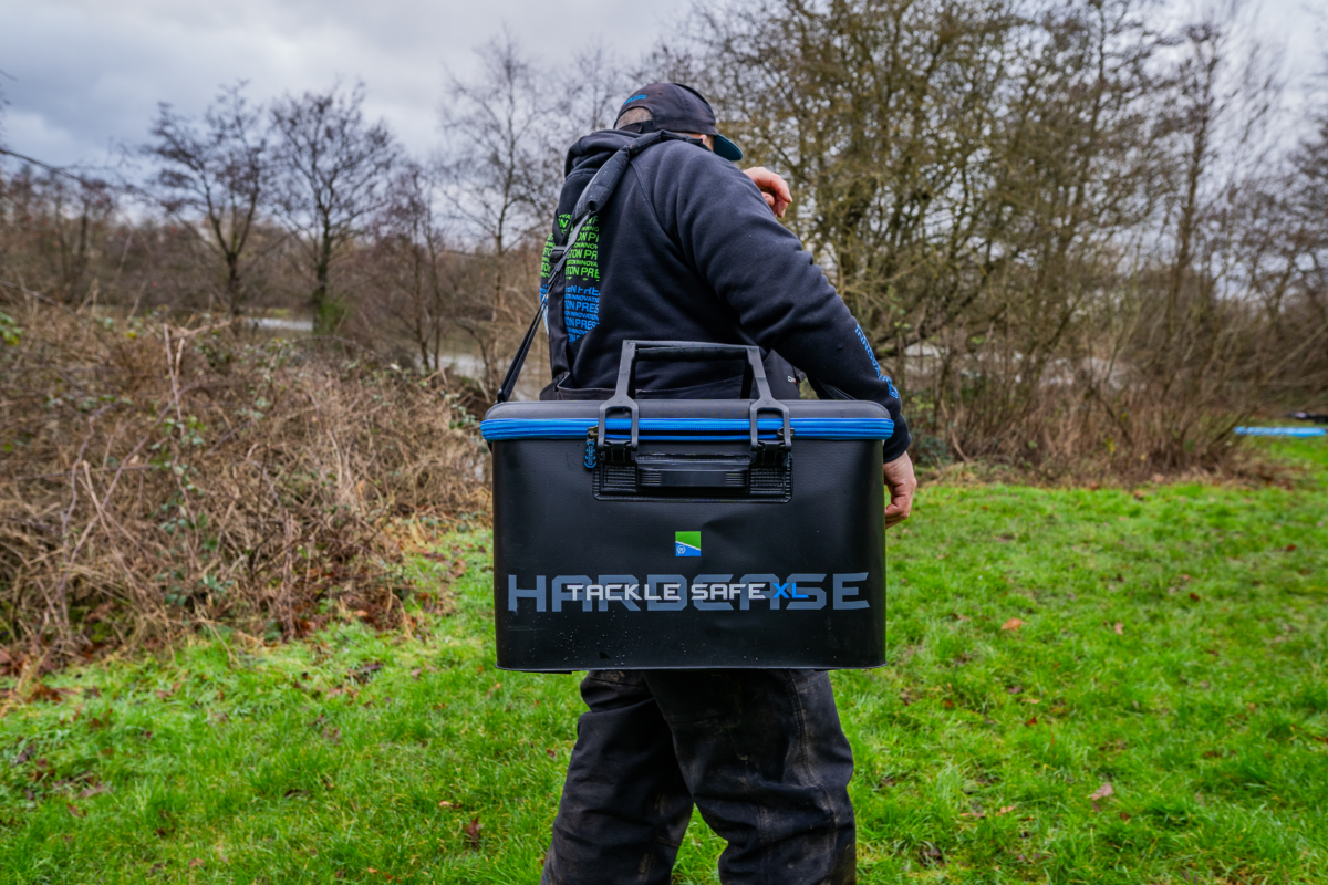 hardcase tackle safe   xl