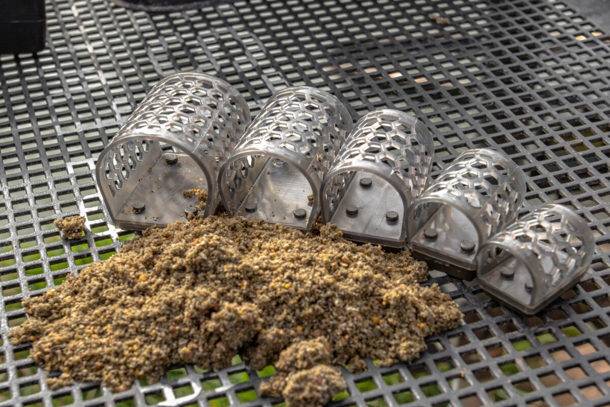 hexmesh plastic cage feeder   small 40g