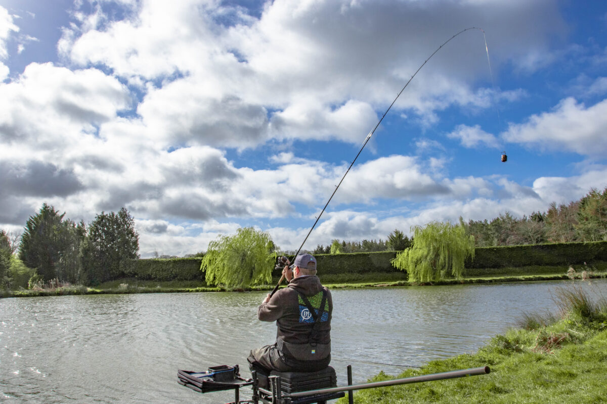 hexmesh plastic open end feeder   small 40g